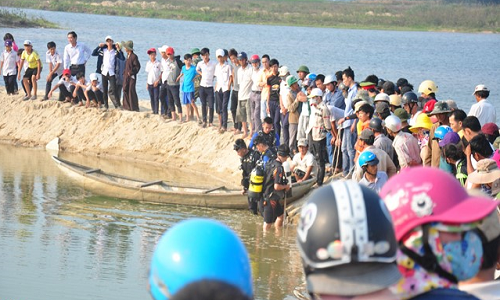 Tìm thấy thi thể 9 học sinh chết đuối ở Quảng Ngãi