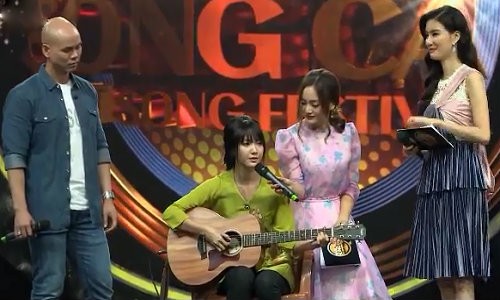 Xem thánh nữ bolero Jang Mi hát live cực chất