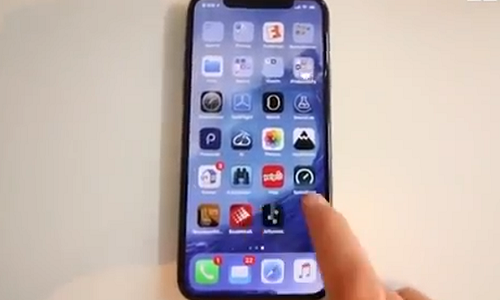 Video Con “khoe hàng” iPhone X, bố bị Apple đuổi việc