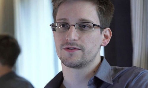 Edward Snowden không sử dụng Iphone vì thiếu bảo mật