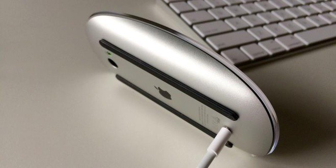 Những sáng tạo của Apple hứng nhiều “gạch đá” từ iFan