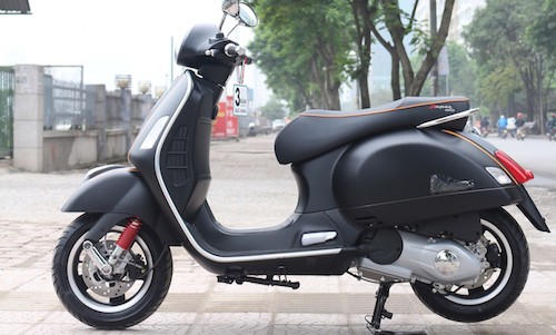 Nhìn gần Vespa Super GTS 3V i.e. Matt Black “cực chất“