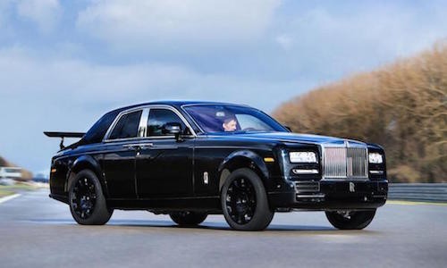 Rolls-Royce SUV lộ bản thử nghiệm đầy “quái dị“