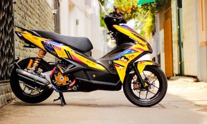 Soi xế tay ga Honda Airblade phong cách thể thao "cực độc"