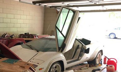 Siêu xe Lamborghini Countach "cực hiếm" bỏ xó 20 năm 