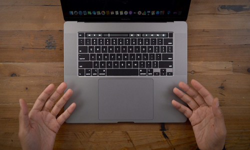 MacBook Pro 16 inch sử dụng bàn phím của năm 2015?