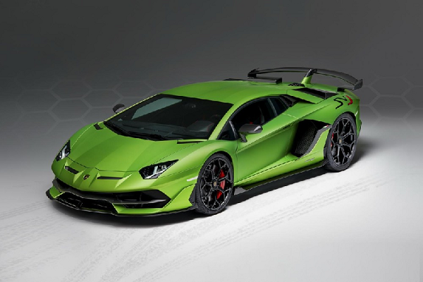 Siêu xe Lamborghini Aventador SVJ “dính án” triệu hồi nghiêm trọng 