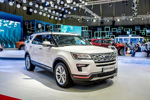 Ford Explorer bị triệu hồi lỗi hệ thống treo gây tai nạn