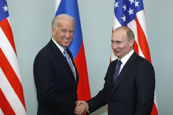 Tổng thống Biden lần đầu điện đàm với ông Putin