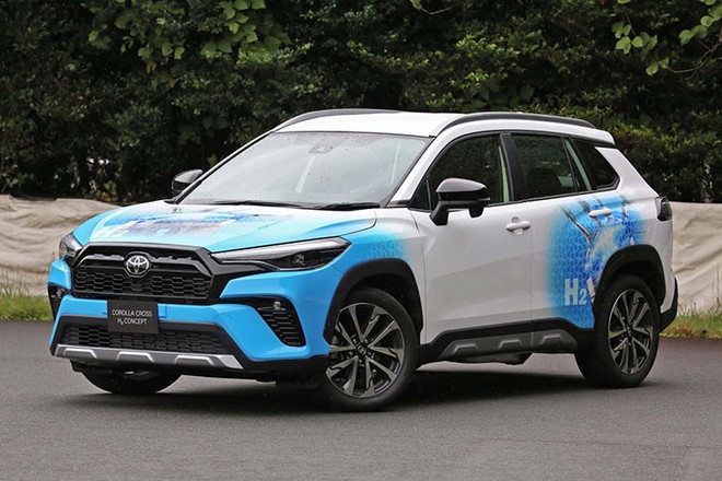 "Hàng hot" Toyota Corolla Cross thêm bản hydro, mạnh 300 mã lực