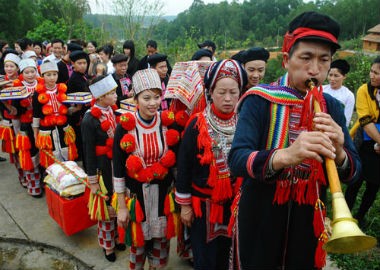 Về Sa Pa trảy hội trên mây