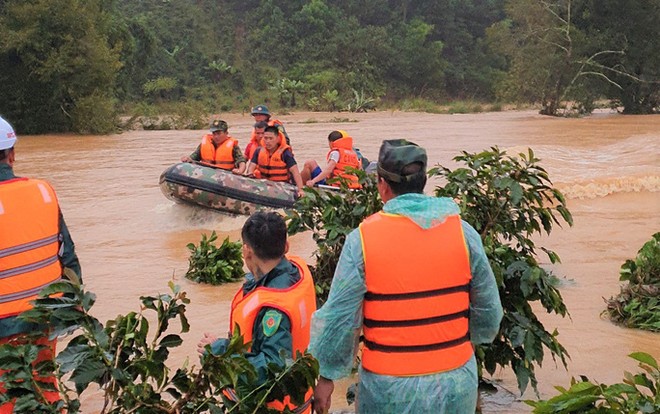 Du khách bị lũ cuốn trôi: Mời Cty bán tour ở TP HCM lên làm việc