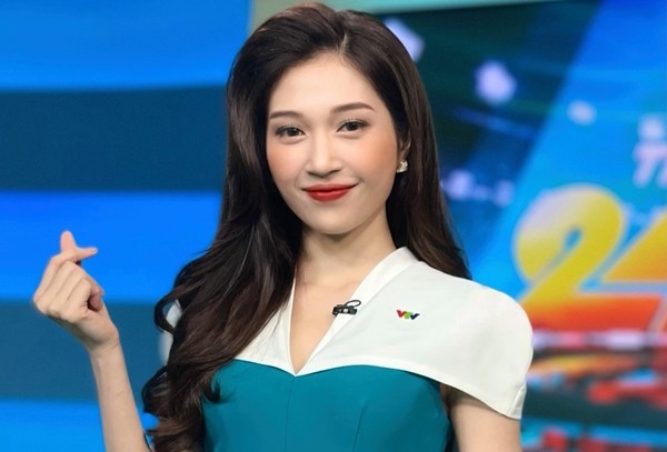  MC Ngọc Anh VTV: Thời điểm này, tôi lựa chọn công việc