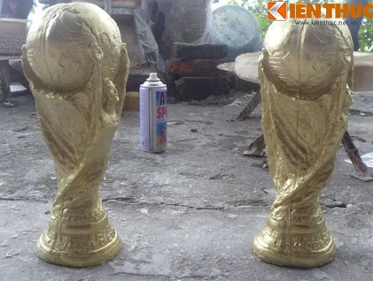 “Cúp vàng World Cup” đổ đống ở Hà Nội