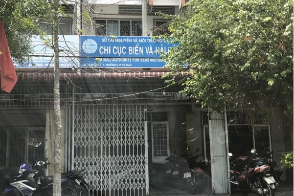 Cán bộ Cà Mau đi du học Úc rồi xin nghỉ việc: Có kỷ luật được không?