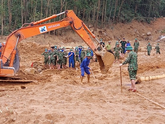 Sạt lở thủy điện Rào Trăng 3: Tìm thấy 13 thi thể cán bộ, chiến sĩ gặp nạn