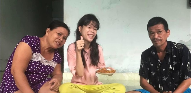 'Hiện tượng mạng' Thanh Nga Bento: 'Cuộc sống khó khăn, ba mẹ phải bán vé số'