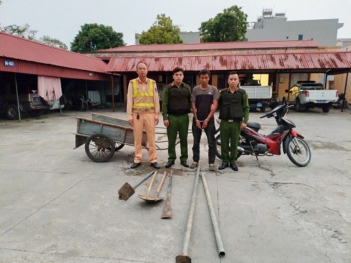 Hải Dương: Vừa ăn trộm xe lôi cải tiến, gặp ngay tổ công tác 151