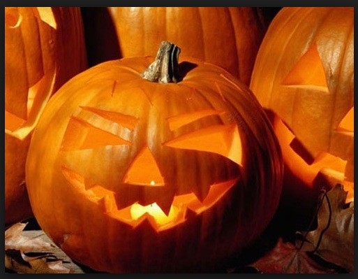 Cách khắc bí ngô ngộ nghĩnh cho lễ Halloween 