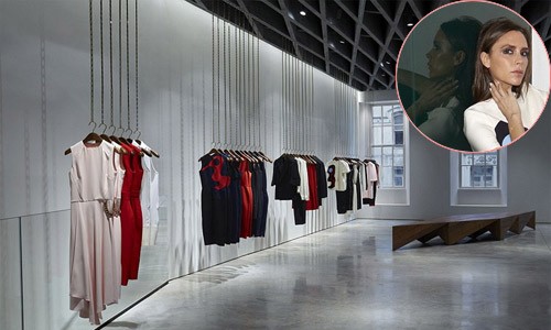  Fan xếp hàng đợi vào khai trương shop thời trang Victoria Beckham