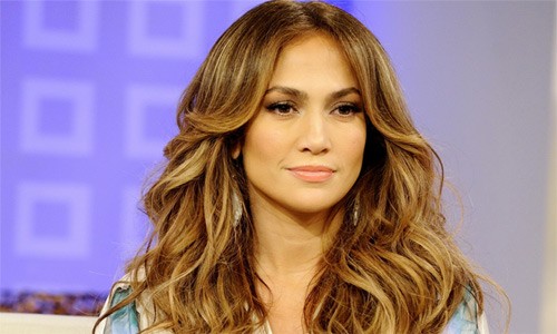 Jennifer Lopez kiếm gần 40 tỷ trong một tiếng