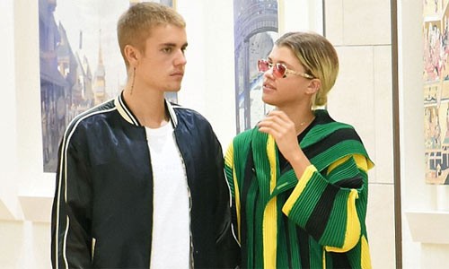 Justin Bieber và Sofia Richie chia tay sau 1 tháng hẹn hò