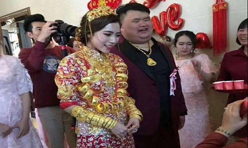 Lấy thiếu gia xấu trai 'vàng đeo gãy cổ' vẫn khẳng định không màng vật chất