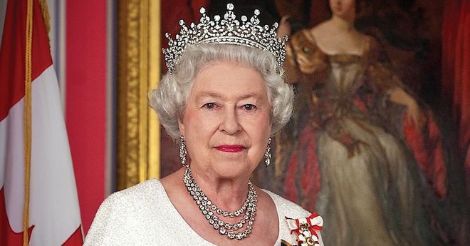 Vì sao Nữ hoàng Anh Elizabeth II từng làm thợ sửa xe?