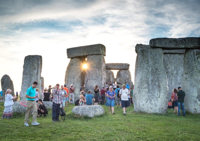 Bí ẩn vụ 5 du khách biến mất bí ẩn ở bãi đá cổ Stonehenge