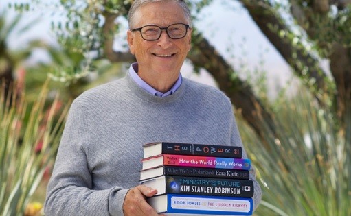 Giải mã “bí thuật” đọc sách không rơi rụng thông tin của Bill Gates