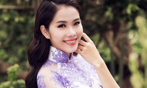 Hoa khôi Nam Em được đặc cách vào HHHV từng chăn heo