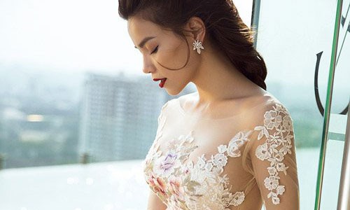 Hồ Ngọc Hà đẹp ma mị với váy xuyên thấu