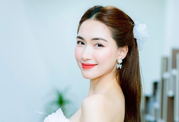 Hòa Minzy: “Quen ai, đi với ai đó là quyền của Minh Hải“