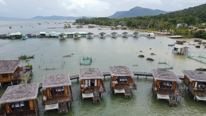 Loạt bungalow xây dựng trái phép trên biển ở Hàm Ninh, Phú Quốc