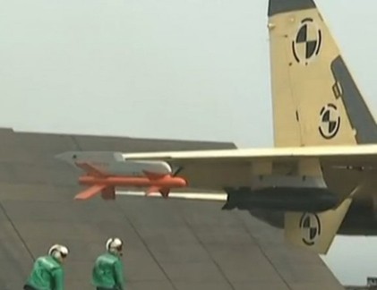 J-15 Trung Quốc thử nghiệm “sát thủ diệt hạm” YJ-83