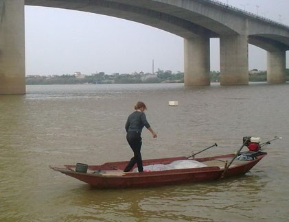 Giết người rồi nói dối công an ném xác xuống sông