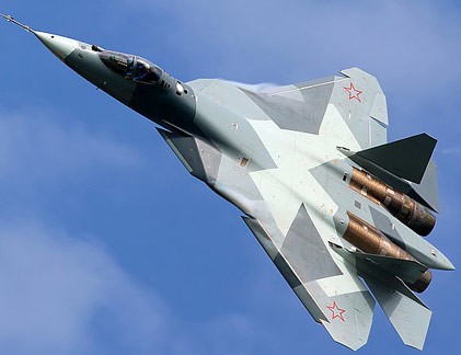 Với tính cơ động cao, Su T-50 sẽ “nốc ao” F-22?