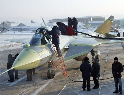 Vì sao Ấn Độ nghi ngờ tính năng tiêm kích Su T-50 Nga?