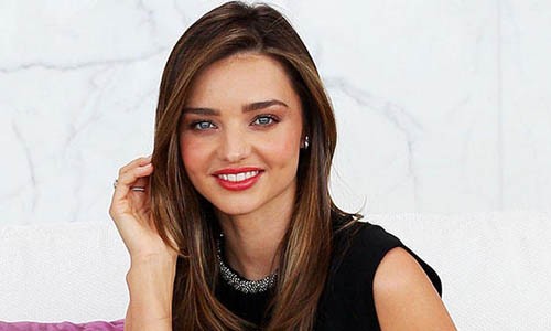 Miranda Kerr bị sàm sỡ ở tuần lễ thời trang Paris