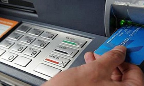 Thẻ ATM đút túi mà vẫn bị rút trộm tiền: Làm sao để tránh?