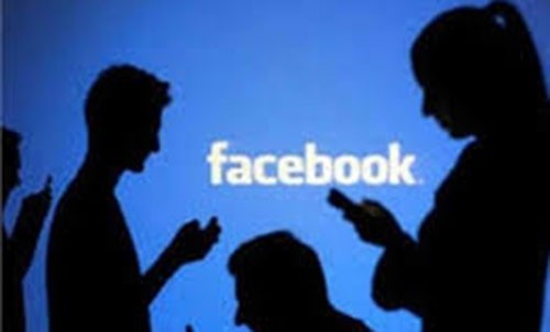 Tung ảnh nóng người yêu cũ lên facebook, phó giám đốc ra tòa