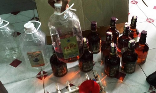 Chế Chivas, Hennessy, Martin bằng nước màu kho cá