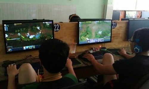 Cha xin cho con trộm vặt vì nghiện game được... đi tù