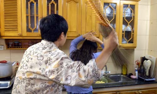 Vạch tội mánh khoé bạo hành mới của "Chí Phèo" hiện đại