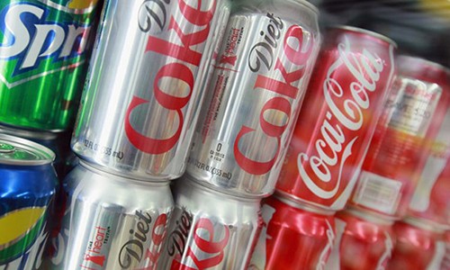 Phát hiện chất thải của người trong lon nhôm Coca-Cola