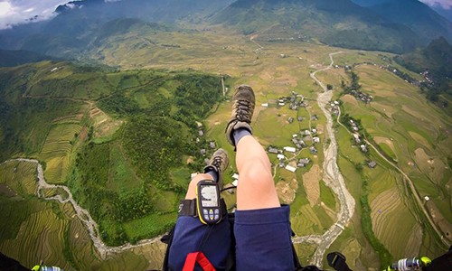 “Lạc trôi” ngắm thiên nhiên hùng vĩ cùng dù lượn