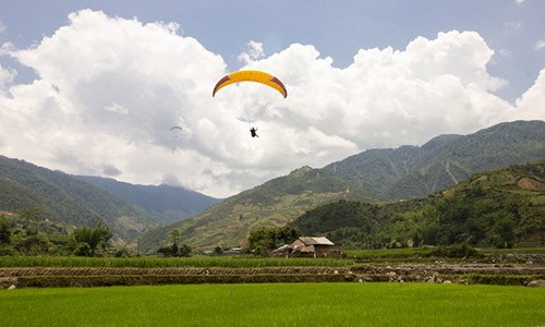 Sải cánh ước mơ cùng Festival dù lượn Yên Bái 2017