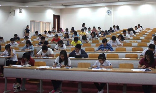 Những thí sinh đầu tiên thi đại học năm 2017