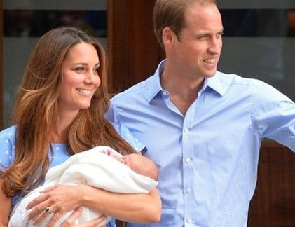 Cặp William-Kate lần đầu khoe hoàng tử