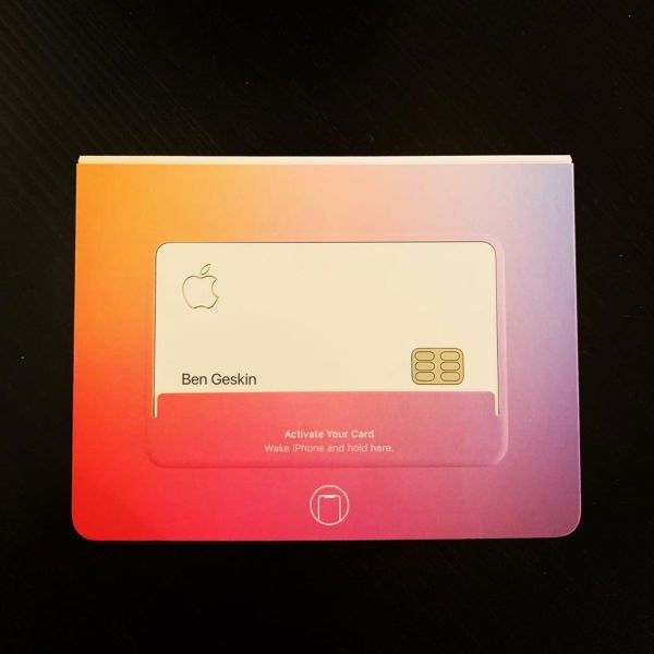 Tận mắt thẻ tín dụng Apple Card siêu sang chảnh của Apple